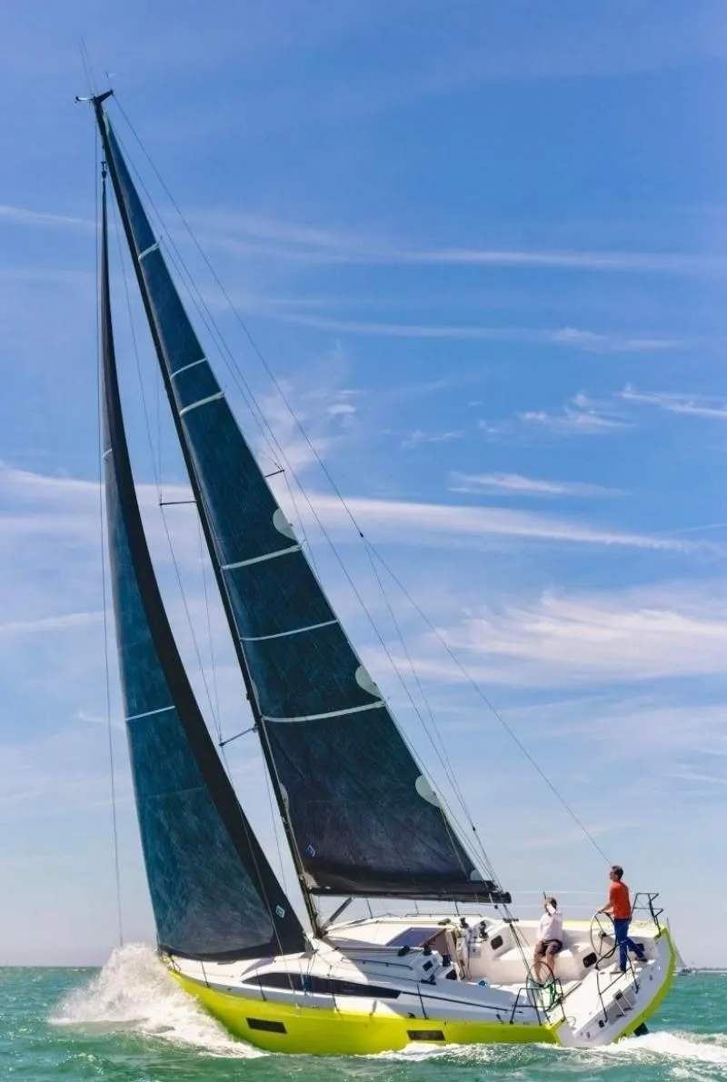 Boat - Rent a 11.88m Boat in Marseille