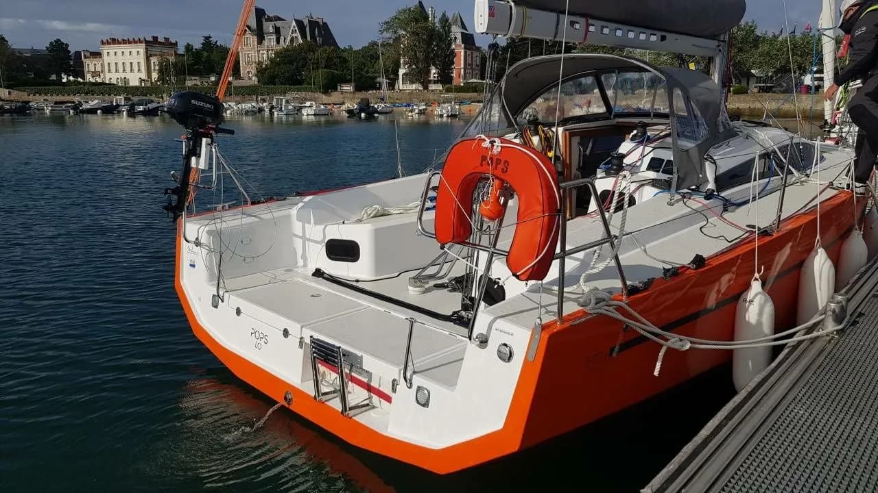 Boat - Rent a 9.69m RM 970 in Larmor-Plage