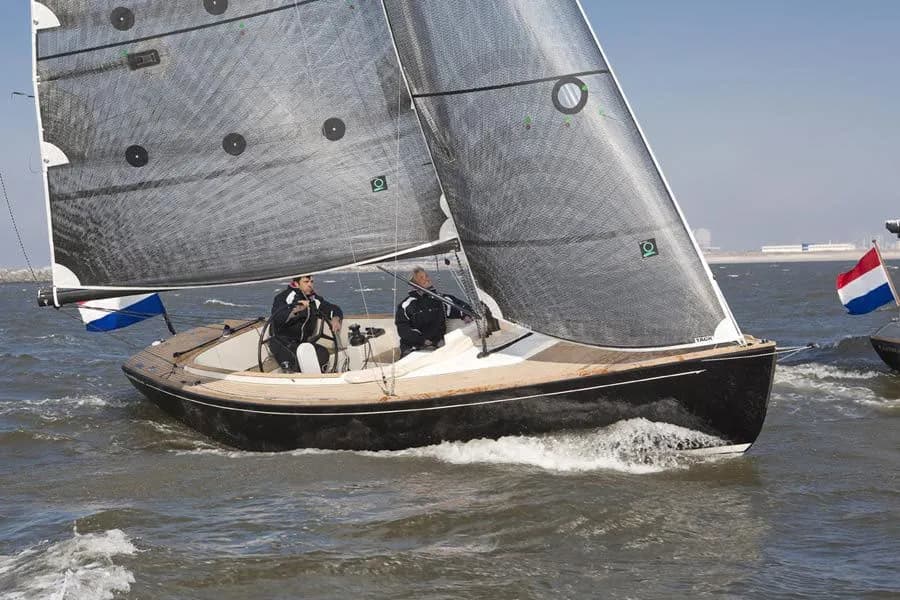 Boat - 8m Breege Sailing Yacht Hire
