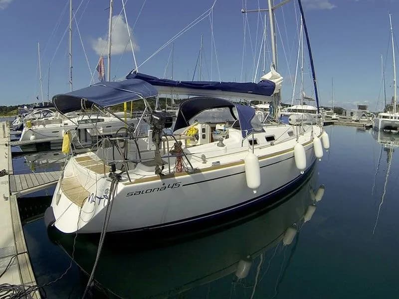 Boat - Charter a 13.55m Sailing Yacht Salona 45 in Punat