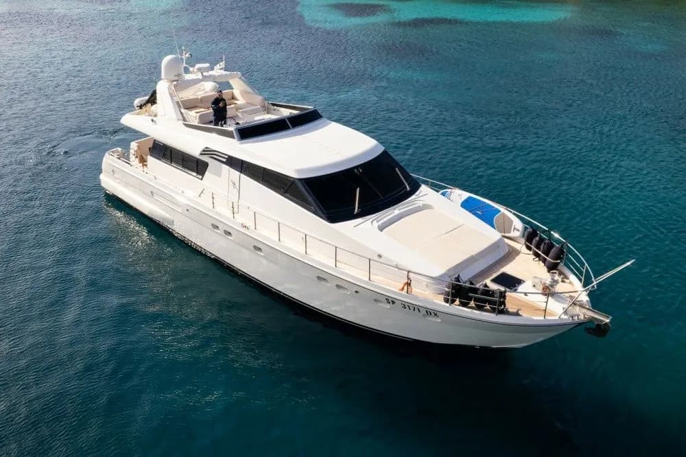 Boat - Explore Poltu Quatu on a 18.9m Rental Motor Yacht