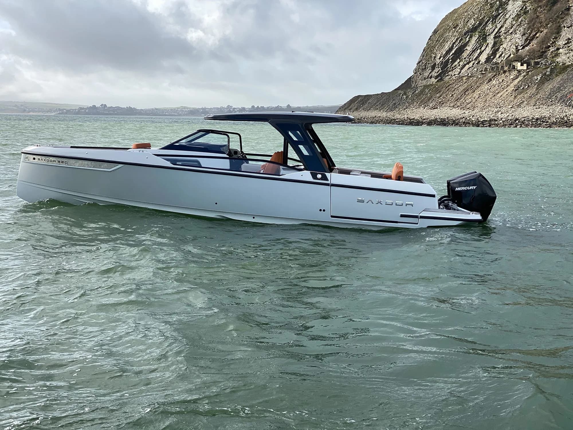 Boat - Charter a 11.05m Motor Yacht in Wilkasy