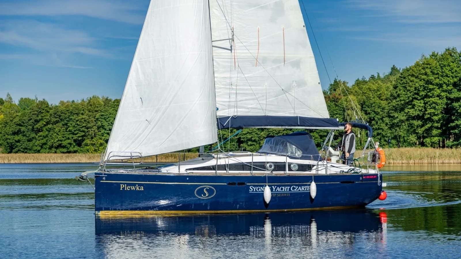 Boat - 8.9m Gizycko Shine 30 Hire