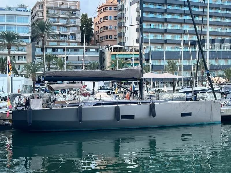 Tekne - Palma de Mallorca 14.35m Kiralık 3 Kabinli Yelkenli Yat