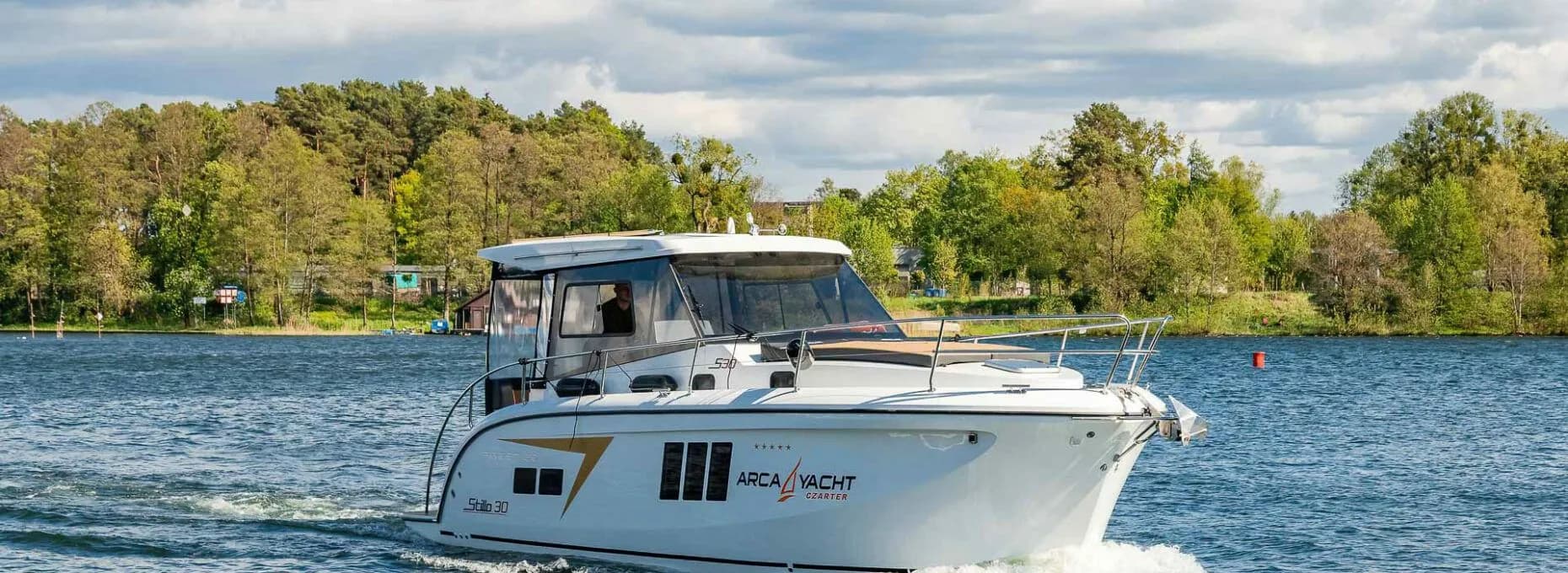 Boat - 9.8m Gizycko Stillo 30 Motor Yacht Hire