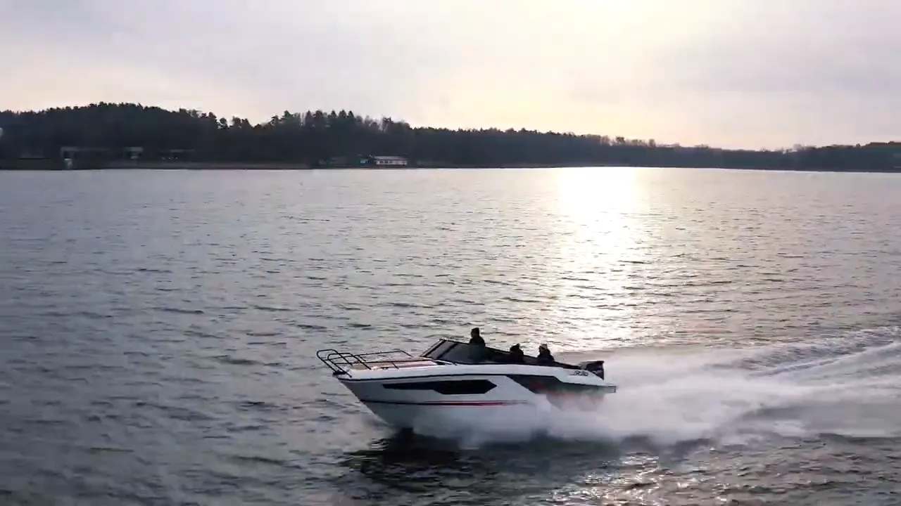 Boat - Charter a 8.08m Stillo 8.0 DC Motor Yacht in Gizycko