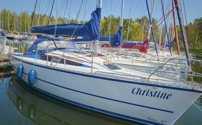 Boat - Charter a 9.5m Sailing Yacht Tango 30 in Bogaczewo