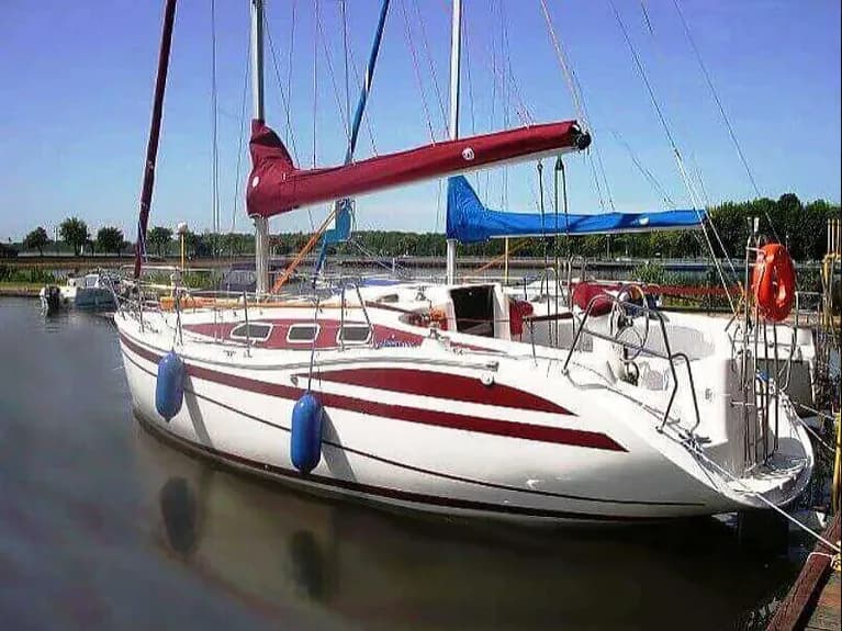 Boat - Explore Gizycko on a 9.69m Rental Sailing Yacht