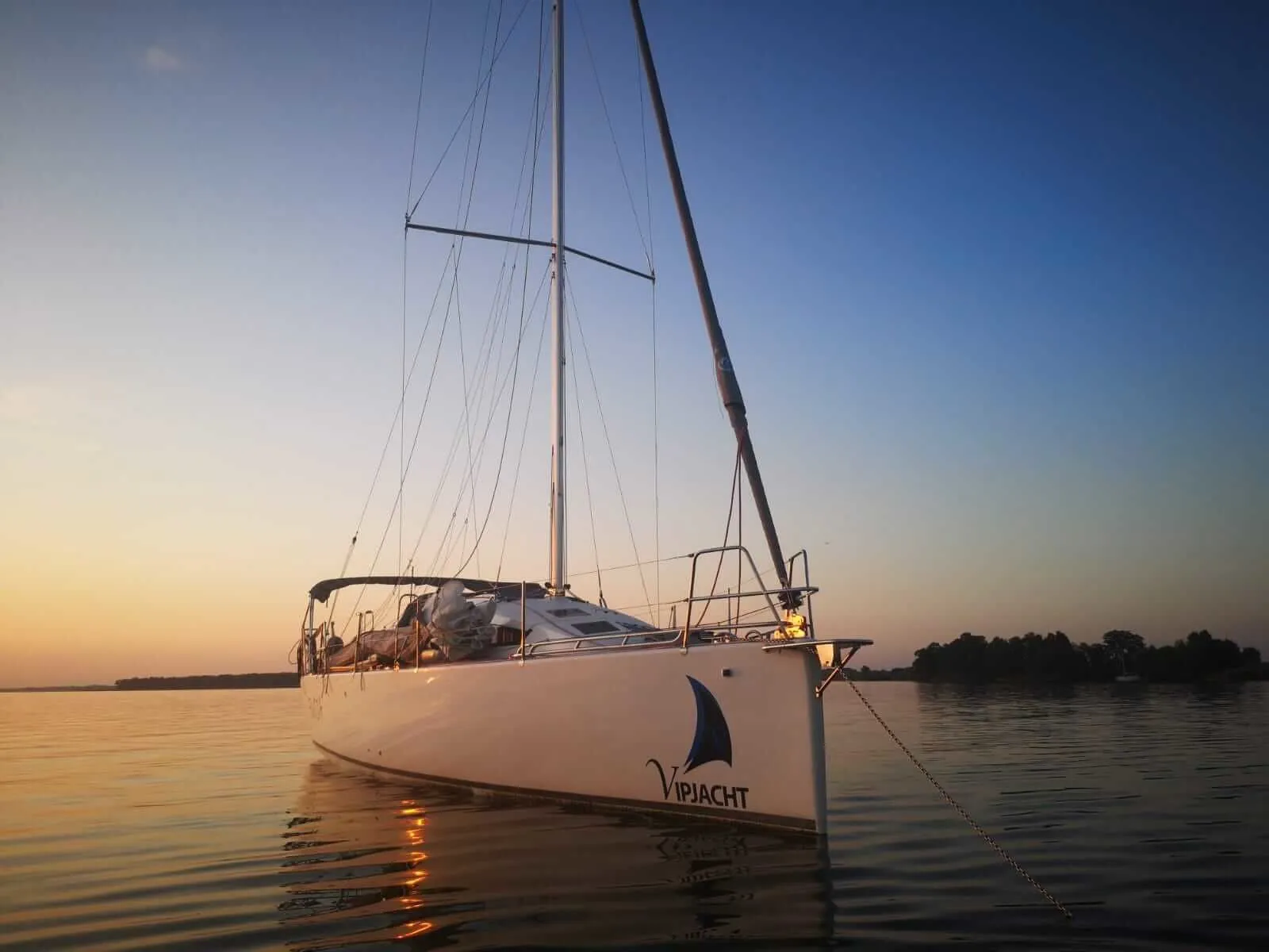 Boat - 10.2m Gizycko Sailing Yacht Vector 10.2 Hire