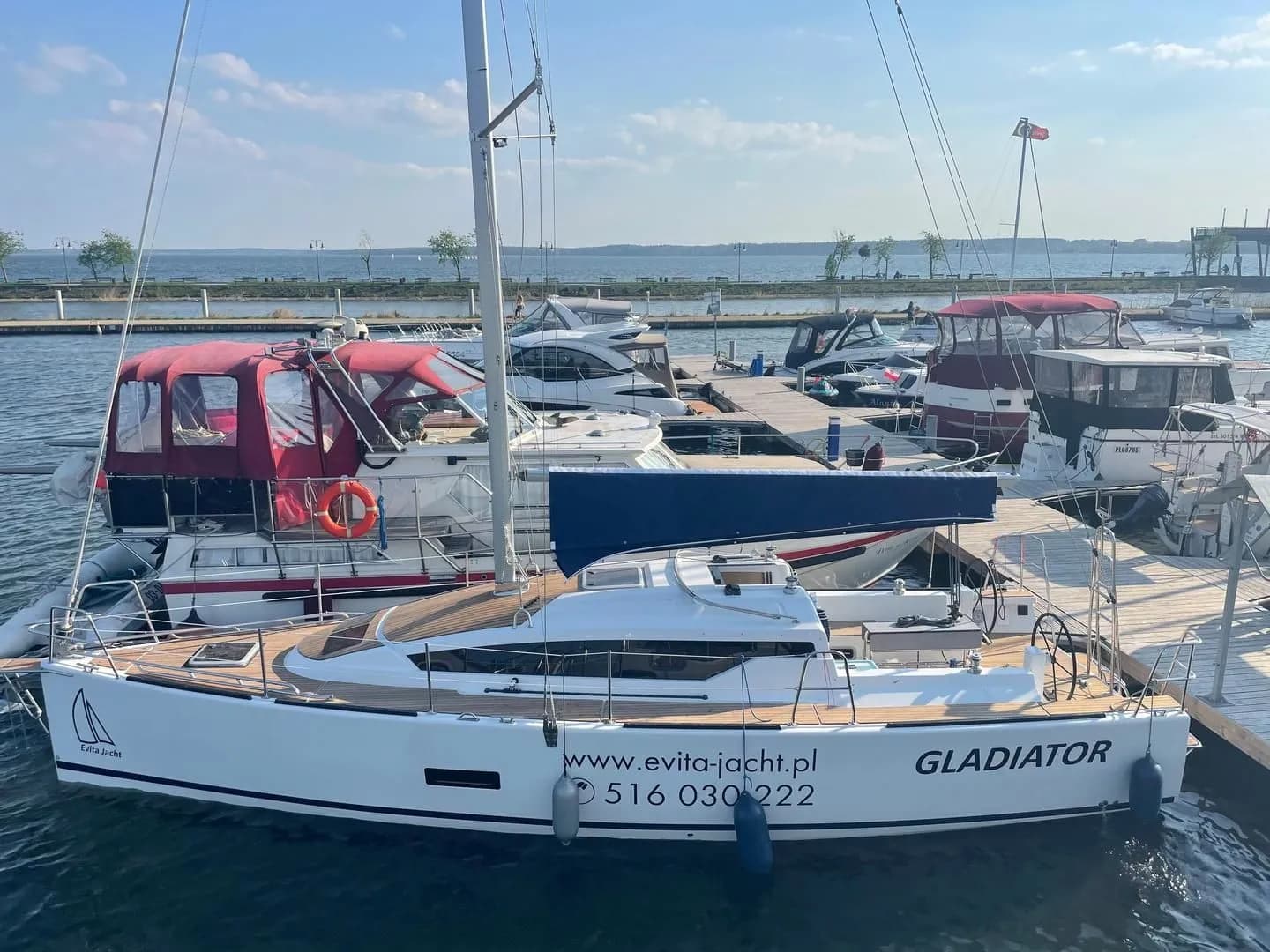 Boat - Rent a 9.99m Sailing Yacht Vector 33.3 in Gizycko