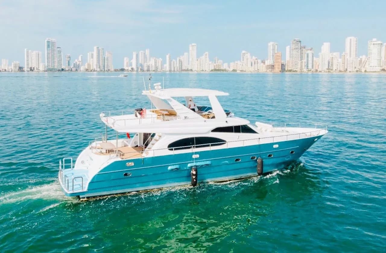 Boat - Explore Cartagena de Indias on a 21.94m 4 Cabin Motor Yacht Rental