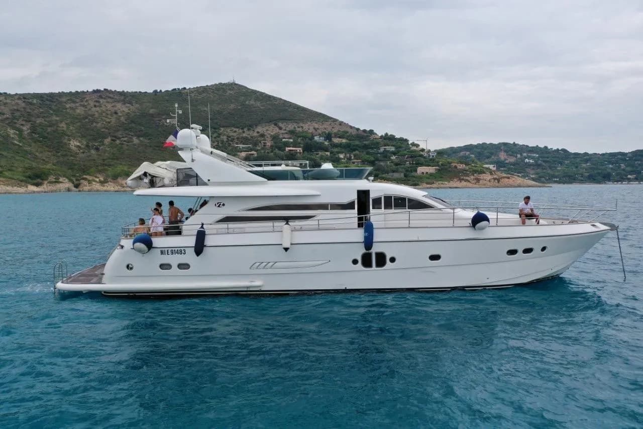 Boat - Charter a 20.8m Boat in Frejus