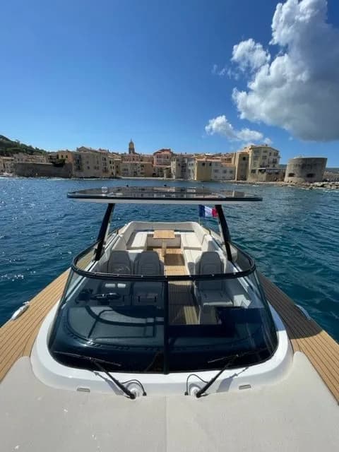 Tekne - Grimaud Kiralık X-Yachts X Power 33 10.2m Motoryat