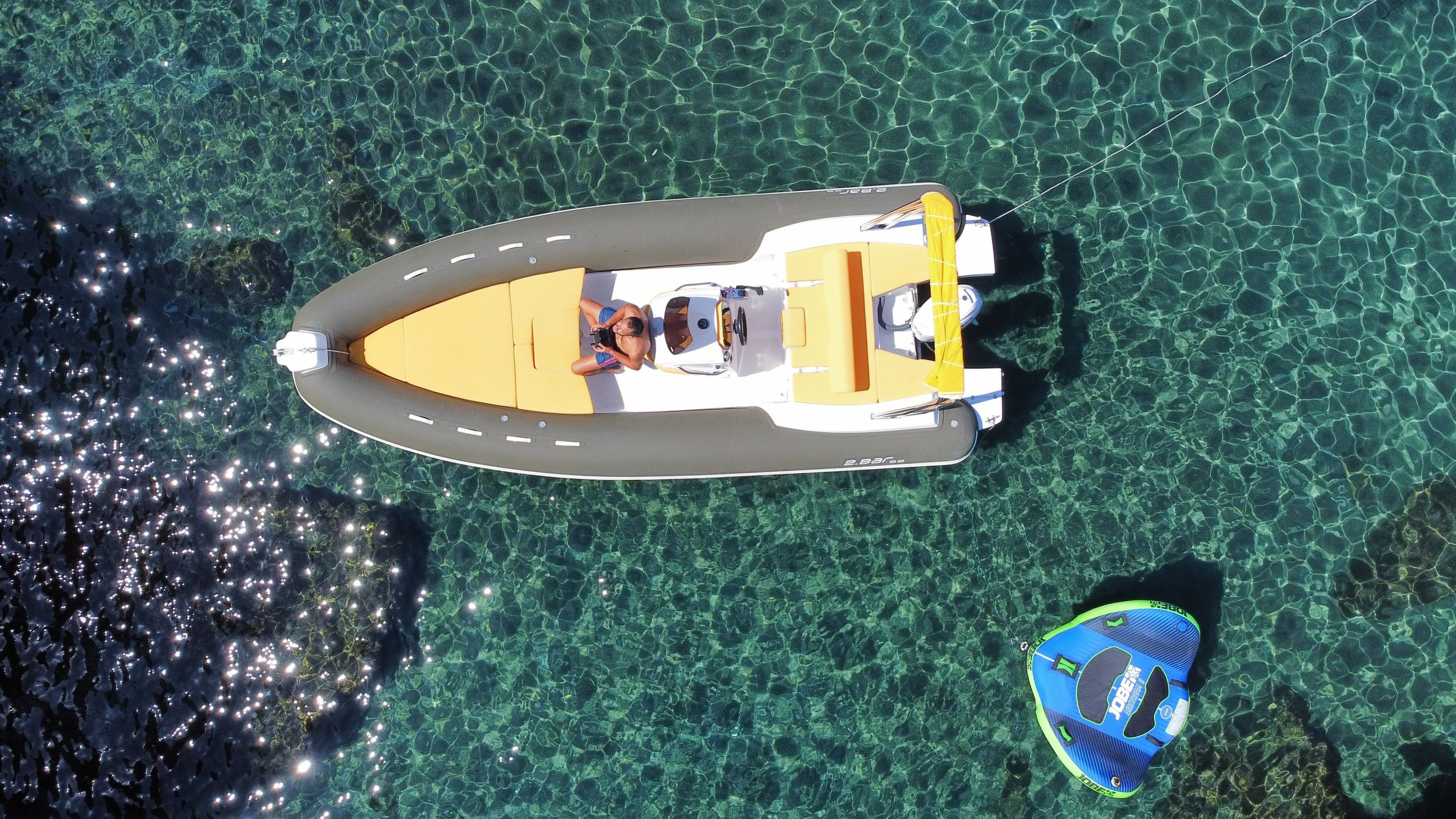 Charter a 6.2m 2Bar 620 Motor Boat in Sorrento
