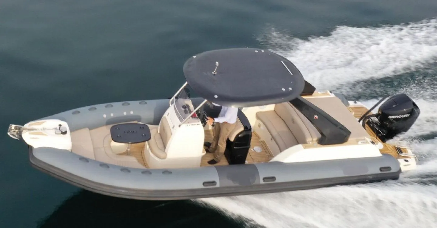 Charter a 7.99m 3BBB 7 in Grimaud