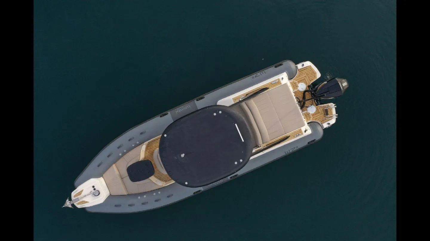 Charter a 7.99m 3BBB 7 in Grimaud