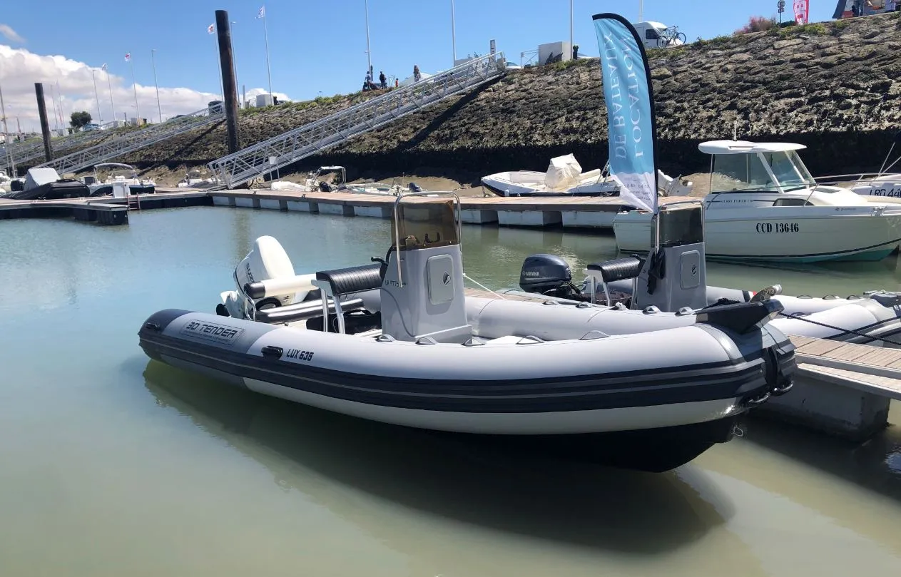 Explore La Rochelle on a 6.35m Rental 3D Tender 635