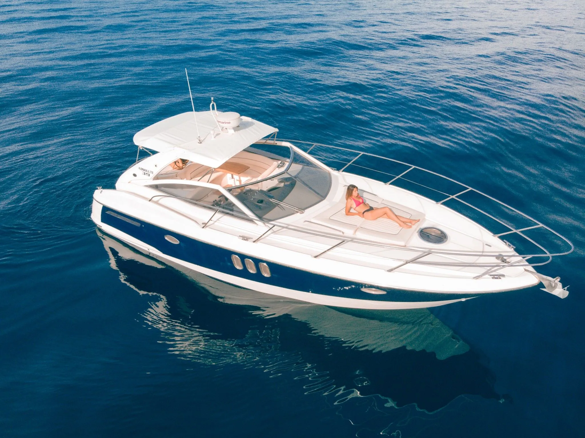 12.09m Marbella Motor Yacht Absolute 39 Hire