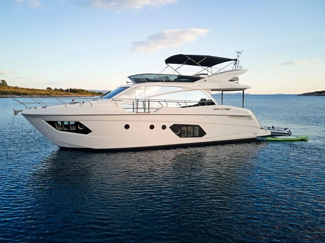 Viva La Vida Charter Boat