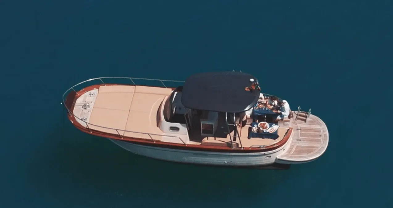 Explore Sorrento on a 11m Rental Boat