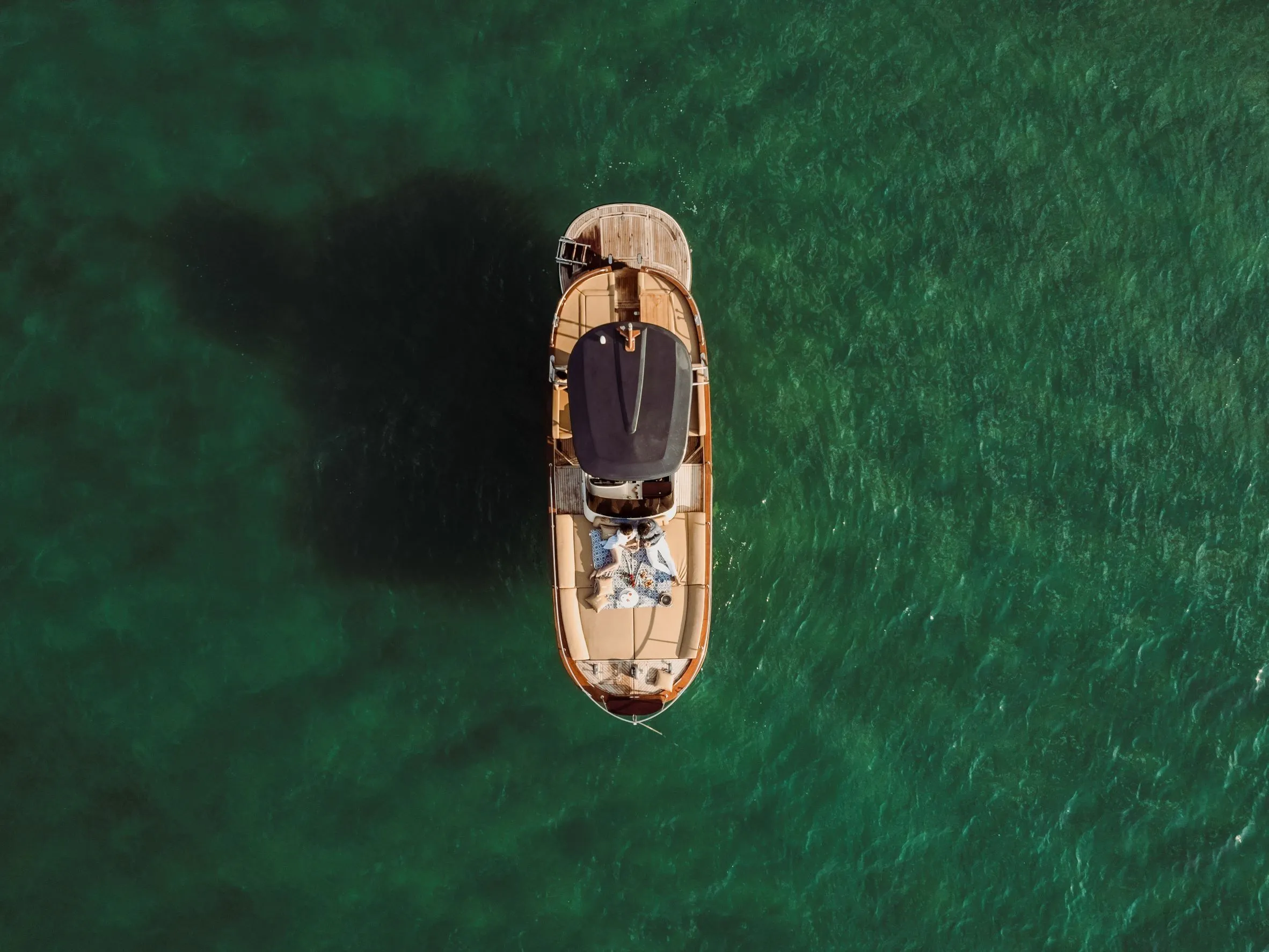 Explore Sorrento on a 11m Rental Boat