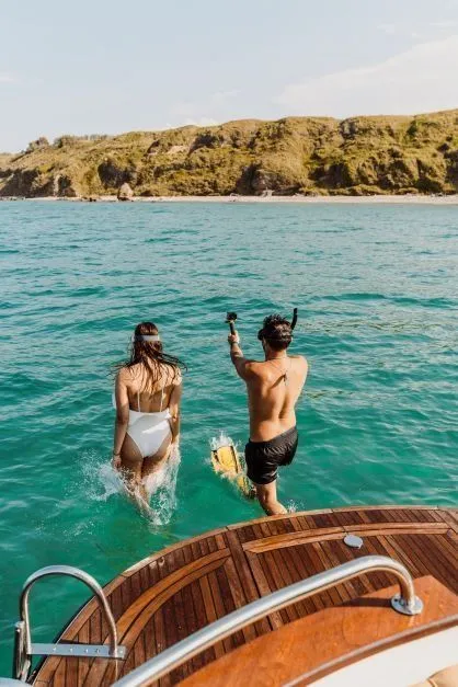Explore Sorrento on a 11m Rental Boat