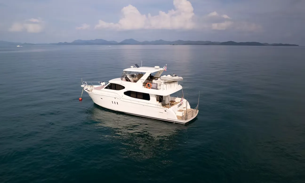 Jawsss Charter Boat