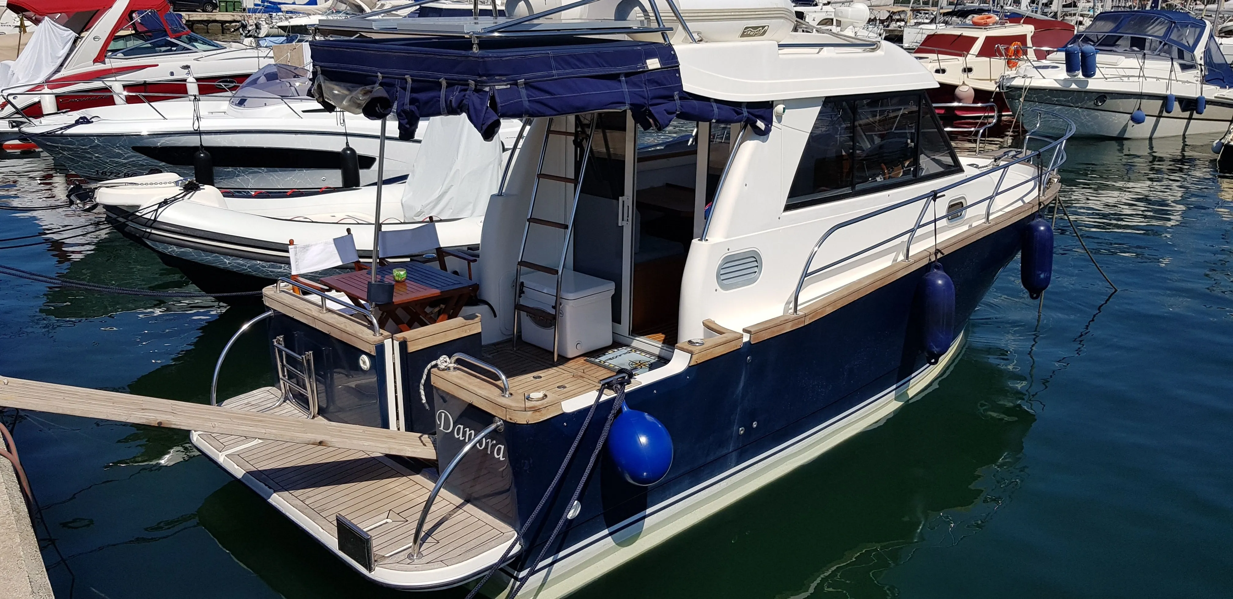 Biograd na Moru 8.5m Kiralık Motoryat