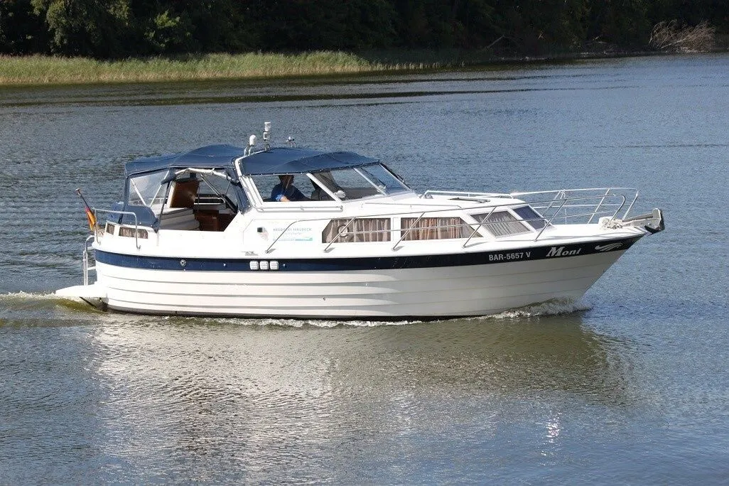 8.4m Rheinsberg Motor Yacht Agder 840 Hire