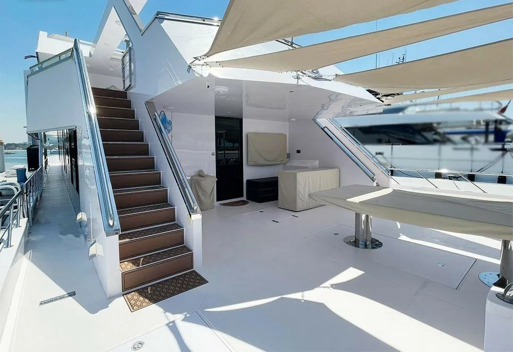Rent a 40m 3 Cabin Motor Yacht in Abu Dhabi