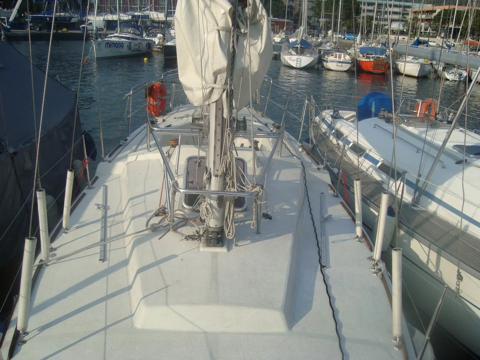 Riva del Garda 10.5m Kiralık 2 Kabinli Yelkenli Yat