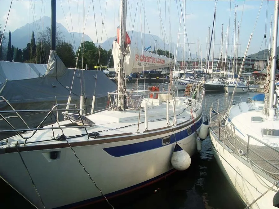 Riva del Garda 10.5m Kiralık 2 Kabinli Yelkenli Yat