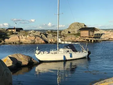Explore Gothenburg on a 7.1m Rental Sailing Yacht Albin Viggen 23