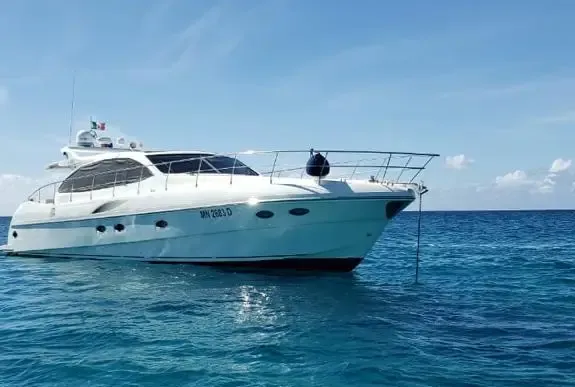 Rent a 17.52m Motor Yacht Alena 56 in La Romana