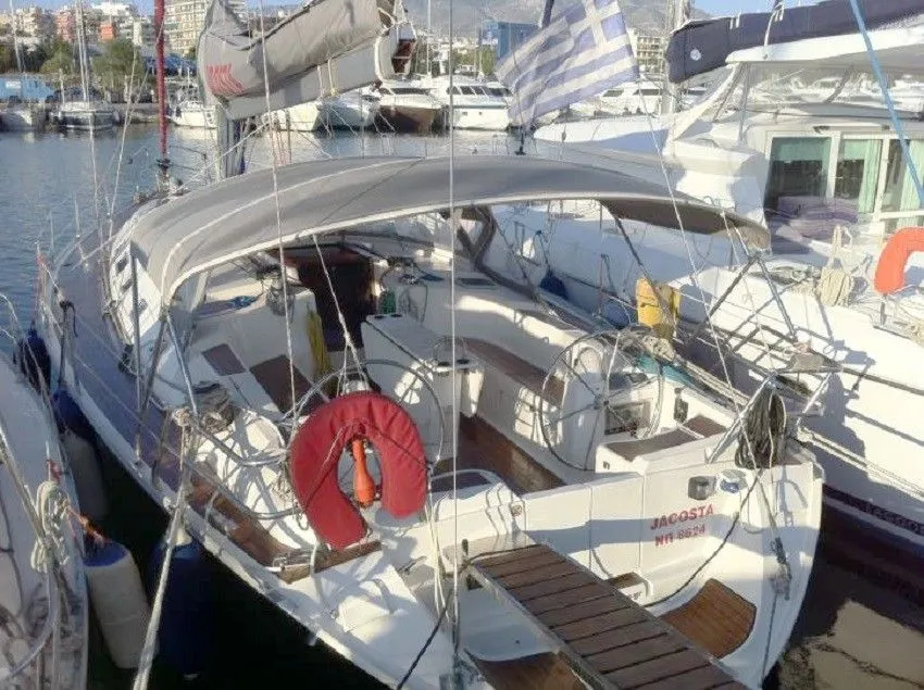 Explore Parikia on a 15.41m Alfa 51 Sailing Yacht Rental