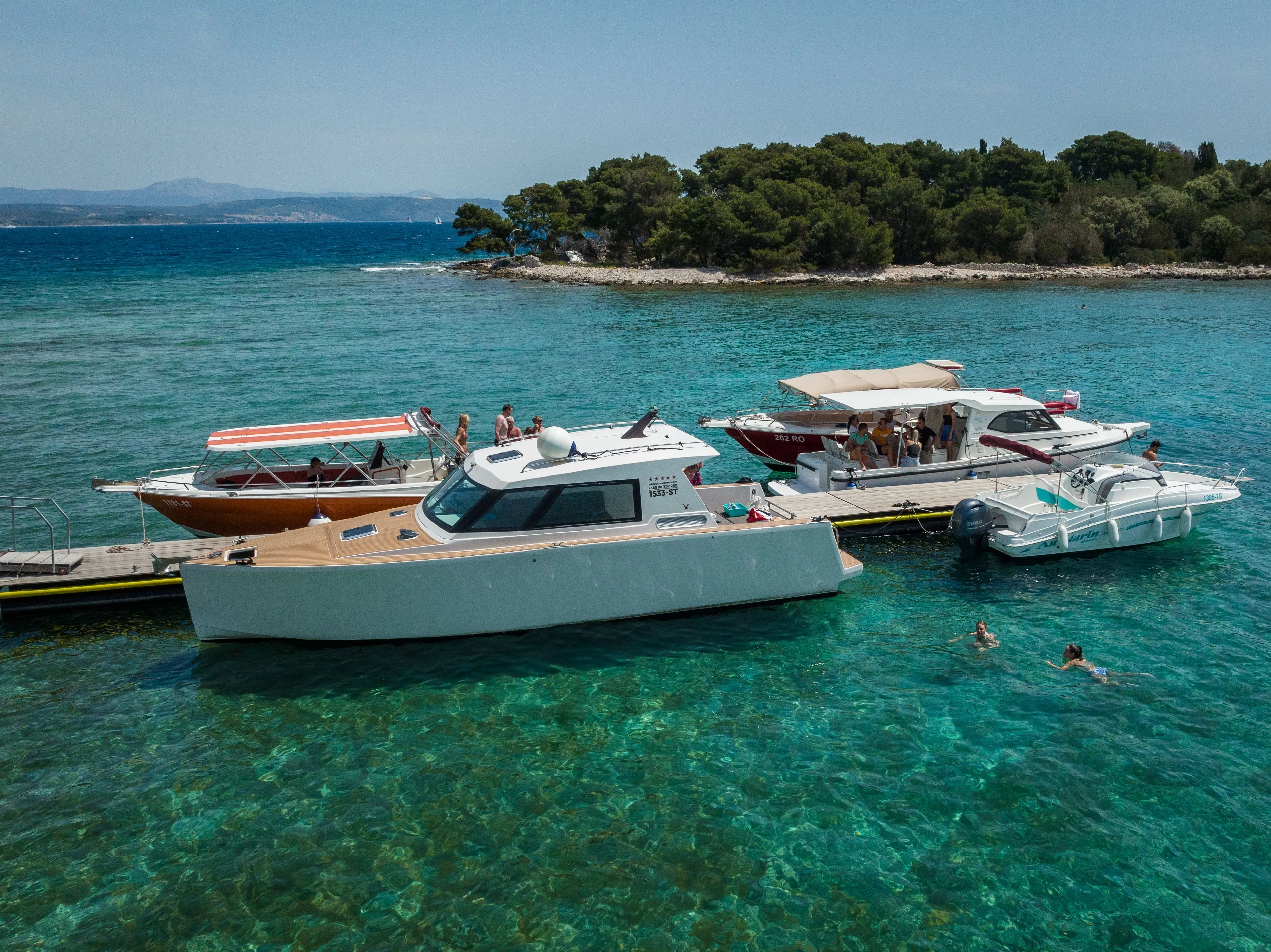 Boat - Explore Split on a 12m Rental Motor Yacht