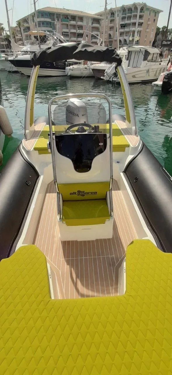 Charter a 6.1m Motor Boat Altamarea 20 in Frejus