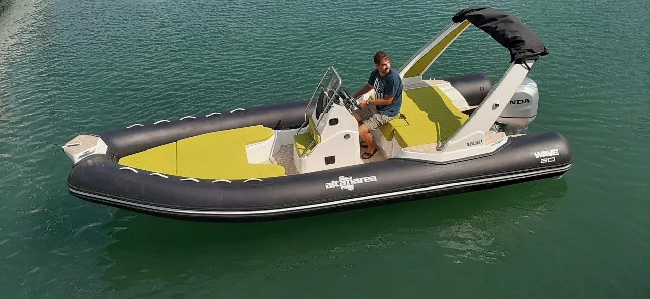 Charter a 6.1m Motor Boat Altamarea 20 in Frejus