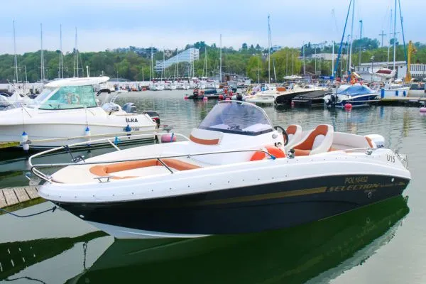 Explore Gdynia on a 5.58m Rental AM 555