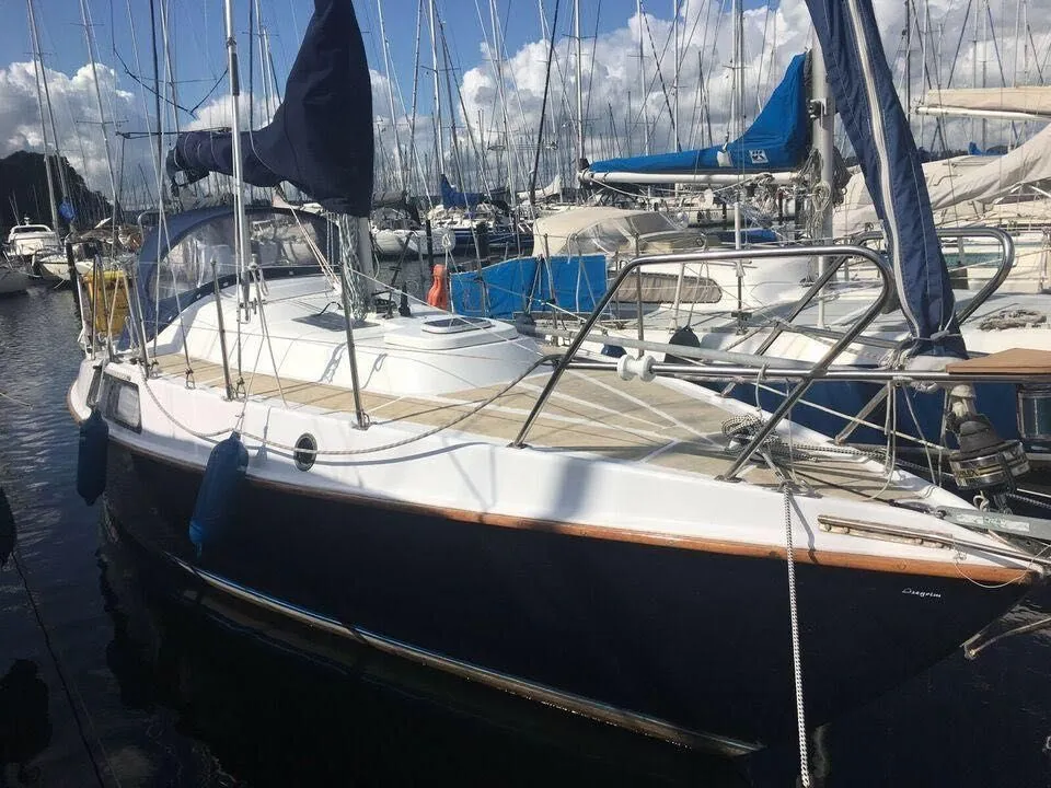 Rent a 8.22m Sailing Yacht Amethyst 27 in Kröslin