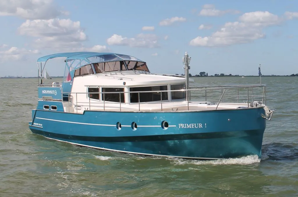 Gemini Charter Boat