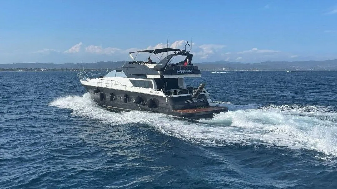 18.5m Hyeres Antago 18 Motor Yacht Hire