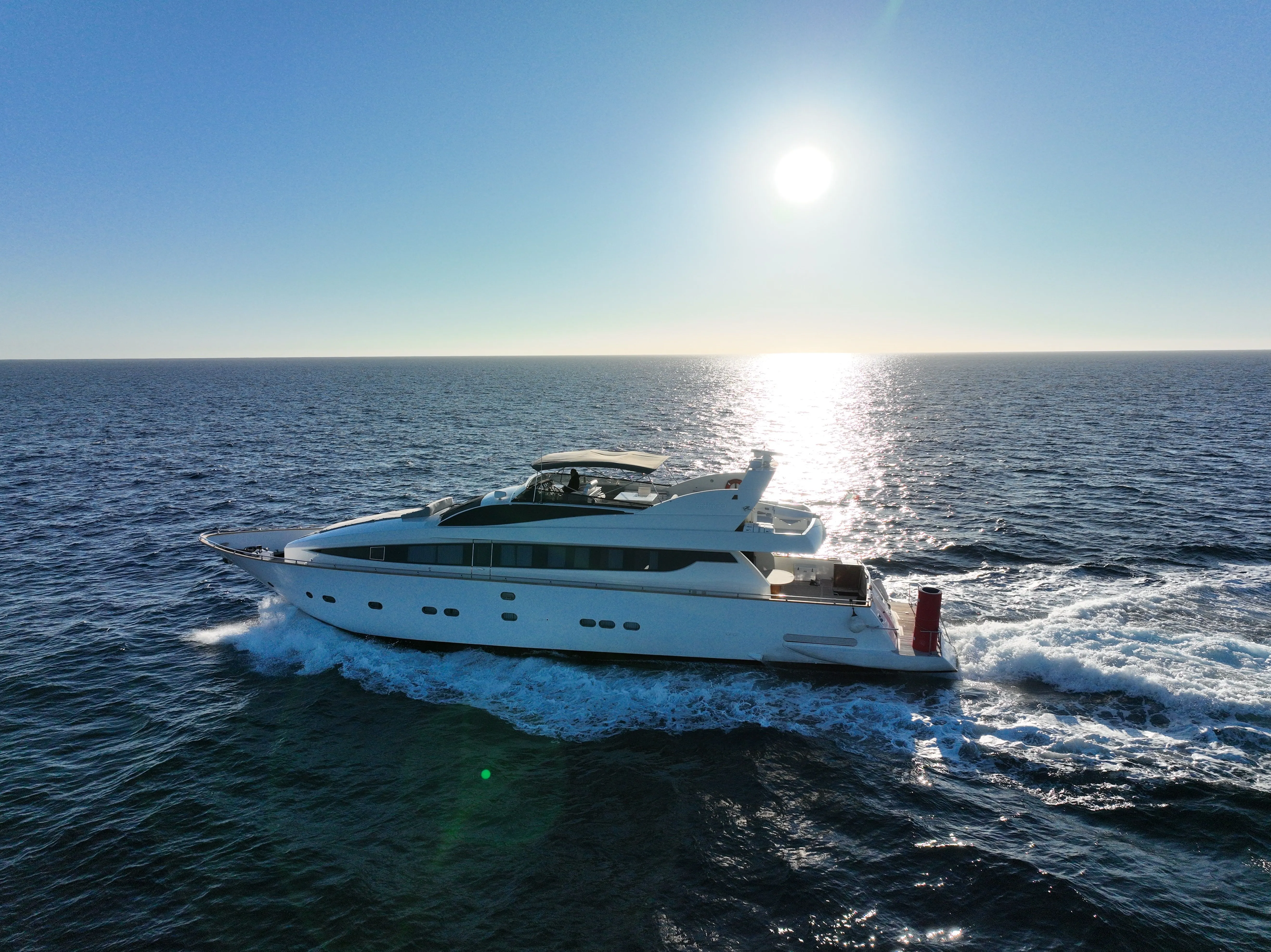 Charter a 28m Boat in San José del Cabo