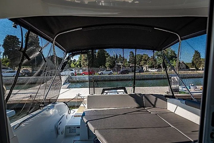 Чартер Líllí - 4