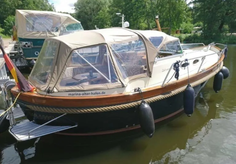 Rent a 8.5m House Boat in Zehdenick