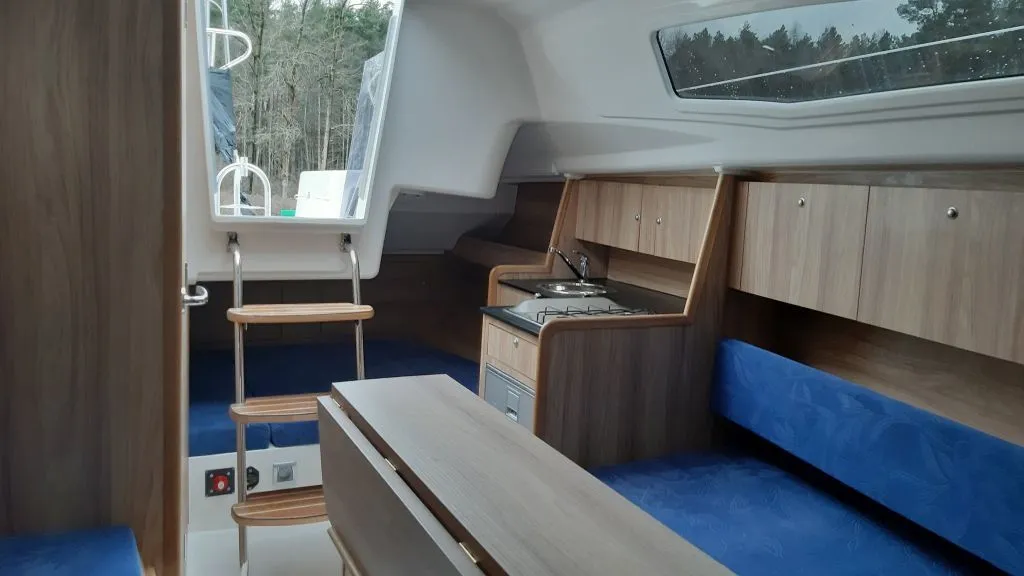 Krew Nelsona Charter Boat - 5
