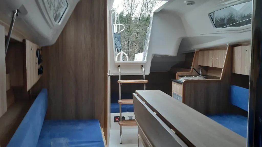 Krew Nelsona Charter Boat - 4