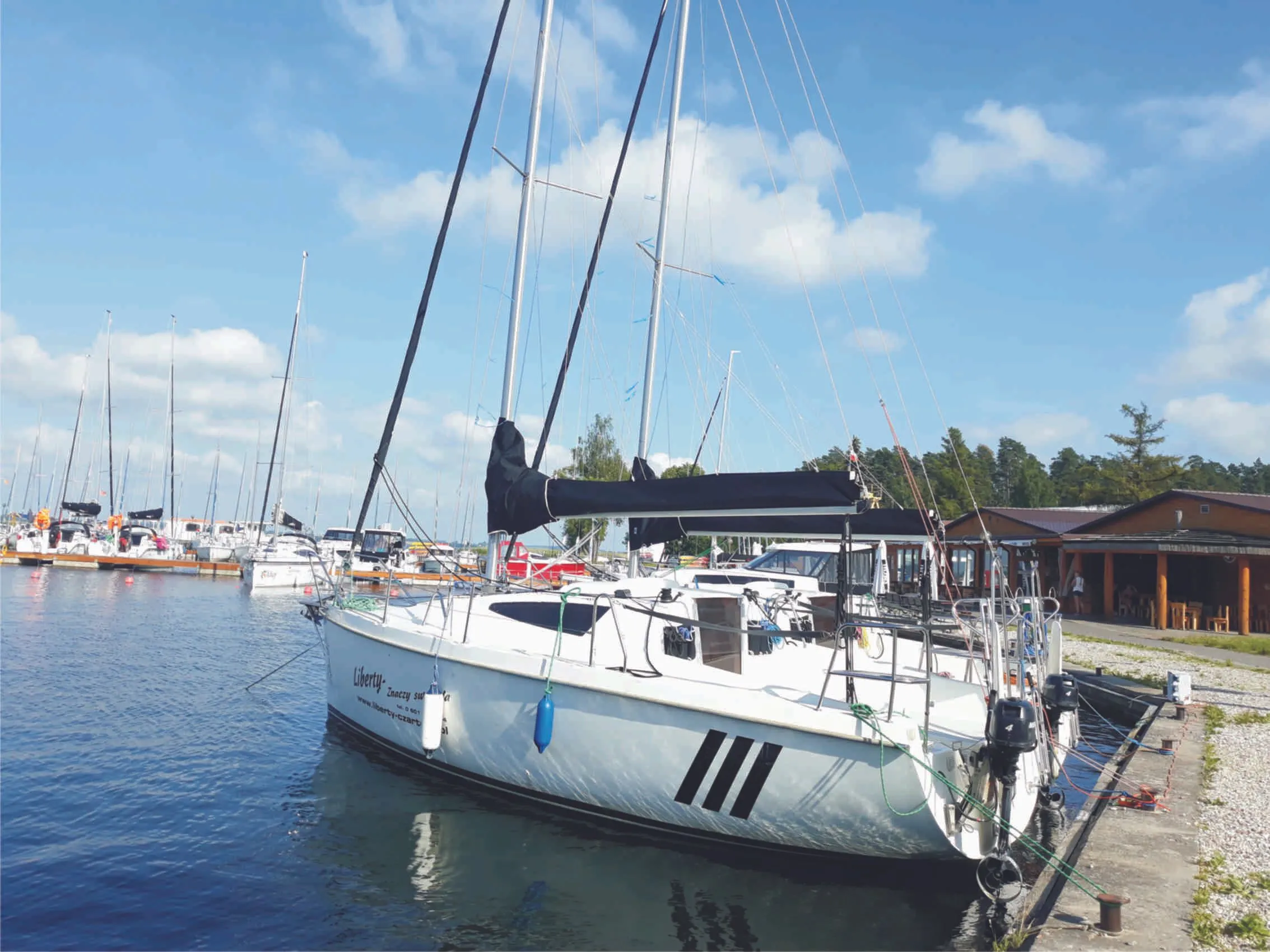 Charter a 7.8m Sailing Yacht in Wilkasy