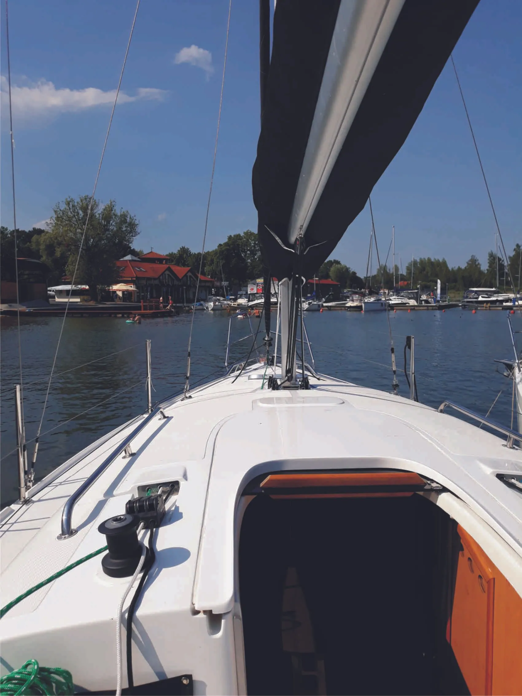 Rent a 8.2m 3 Cabin Sailing Yacht in Wilkasy