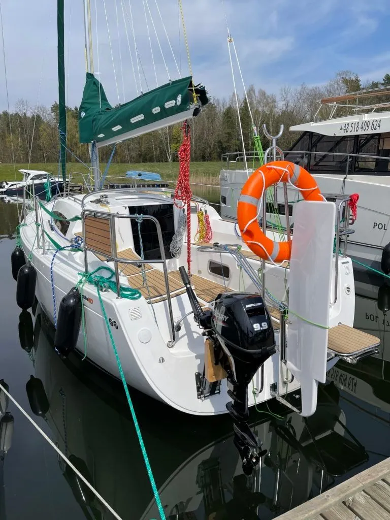 Cicely Mietboot - 3